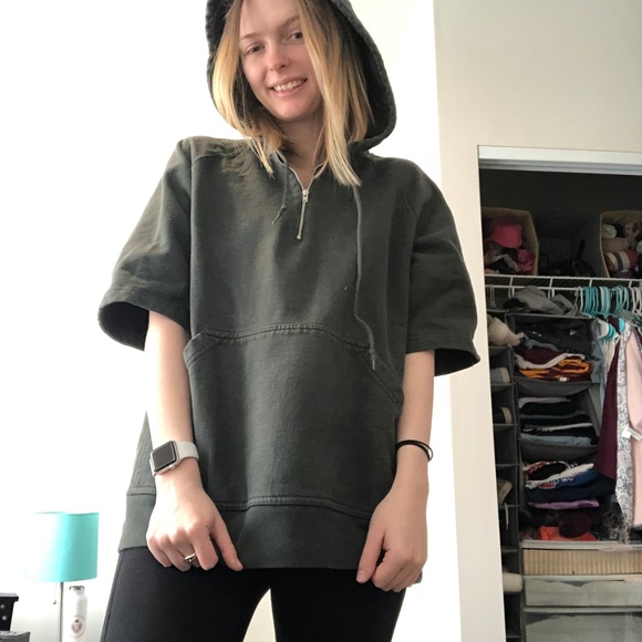 Adidas Short Sleeve Sweatshirt - Picture 2 of 3